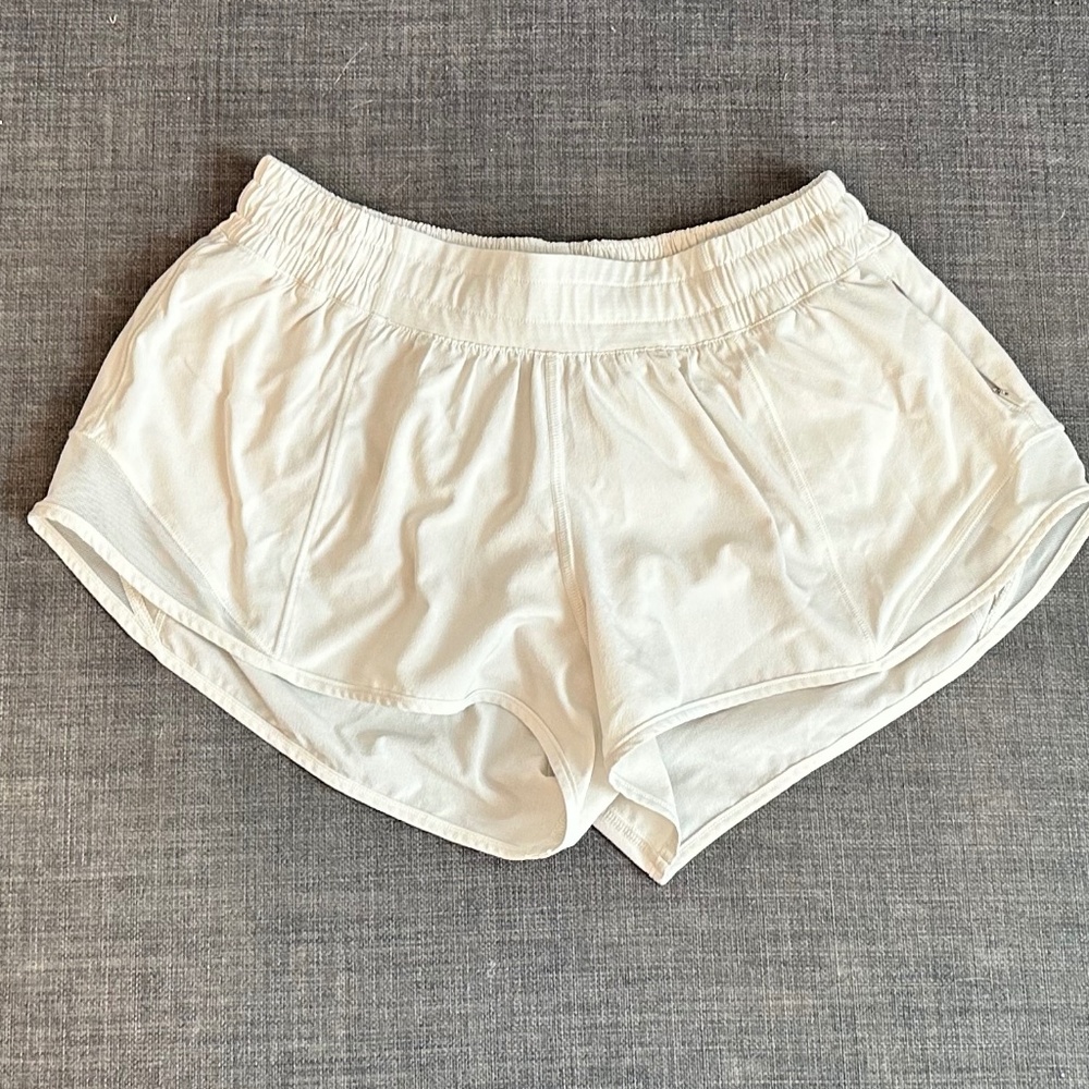 Lululemon, Hotty Hot High Rise Shorts, 2.5” Lined, in color Bone